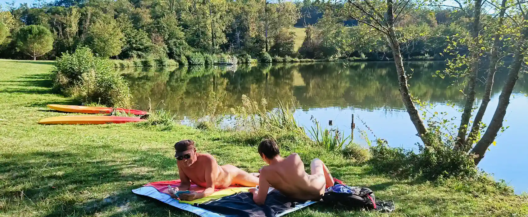 Le bord du Lac de Lislebonne, relaxation Le bord du Lac de Lislebonne, relaxation